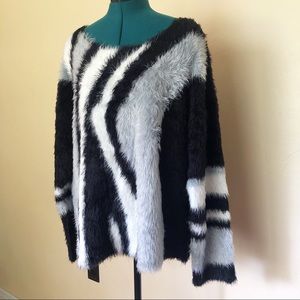 Vince Camuto Faux Fur Sweater Size L